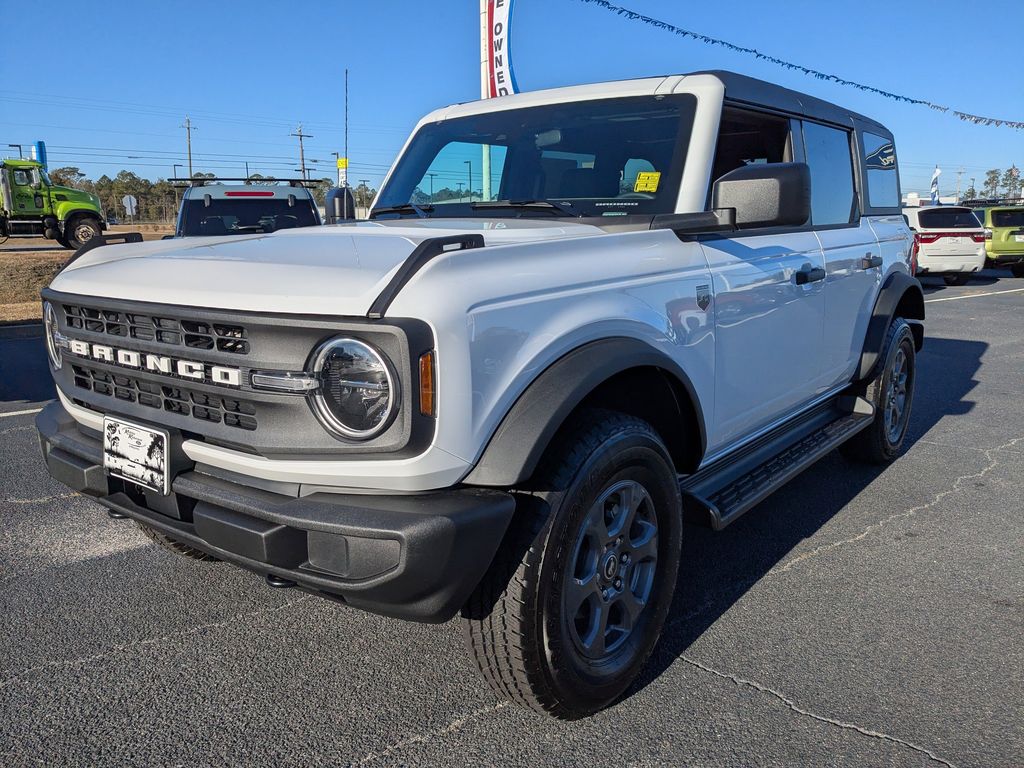 2025 Ford Bronco Big Bend - Oxford White exterior view 8