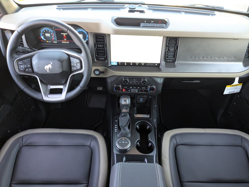 2025 Ford Bronco Big Bend - Oxford White exterior view 13