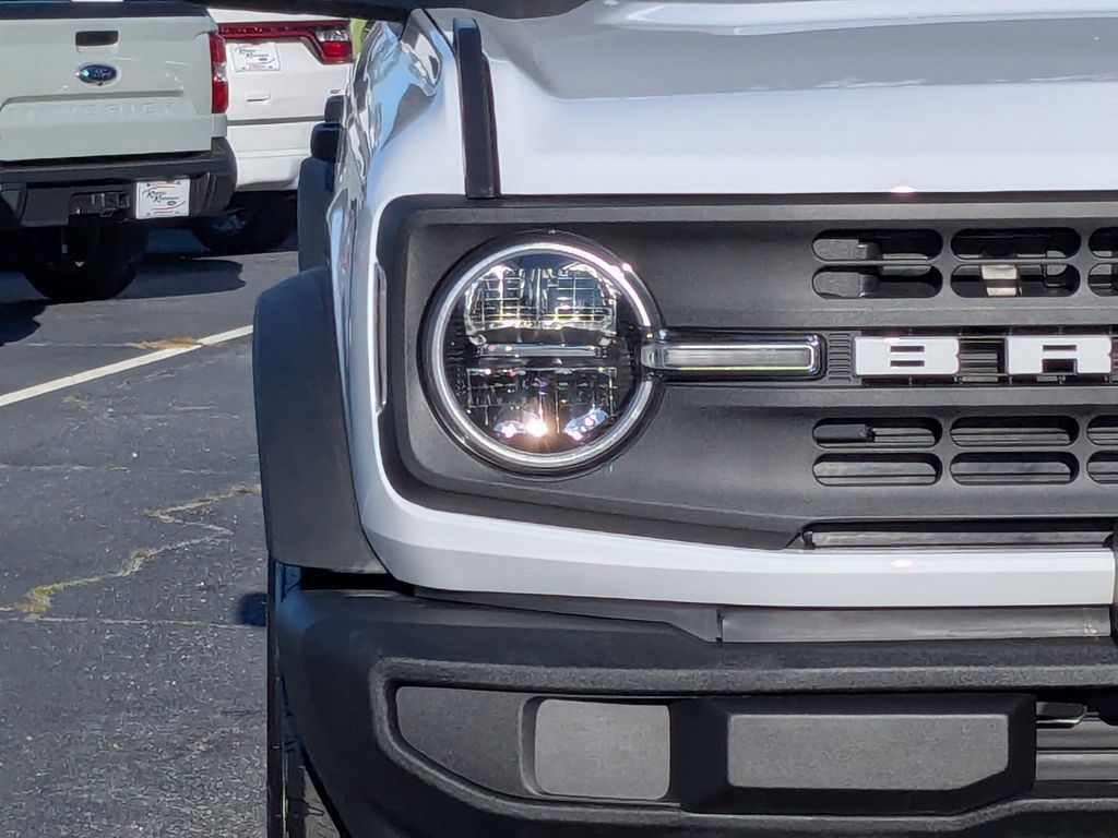 2025 Ford Bronco Big Bend - Oxford White exterior view 10