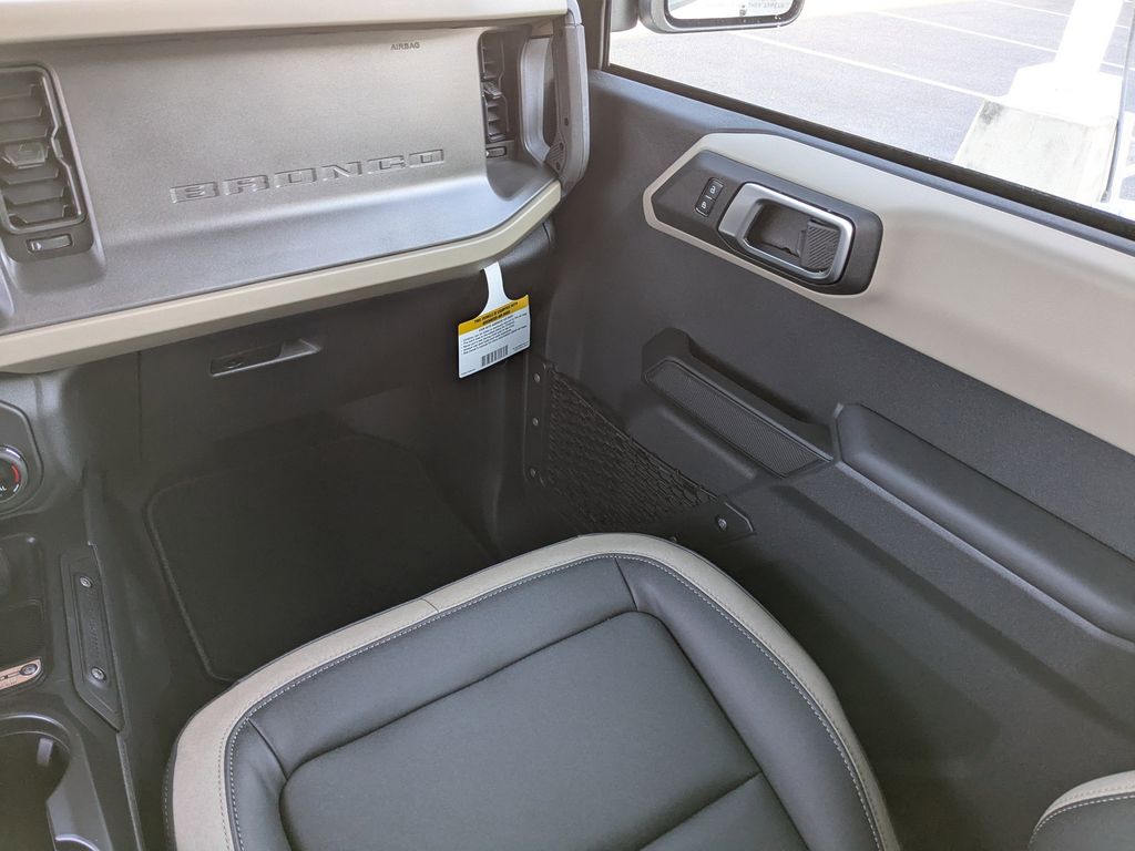 2025 Ford Bronco Big Bend - Oxford White exterior view 15