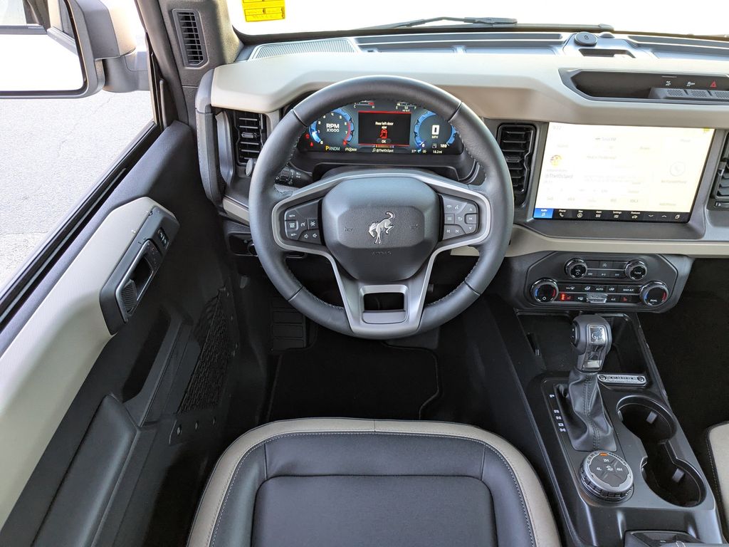 2025 Ford Bronco Big Bend - Oxford White exterior view 14