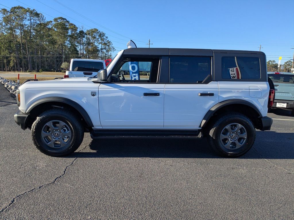 2025 Ford Bronco Big Bend - Oxford White exterior view 7