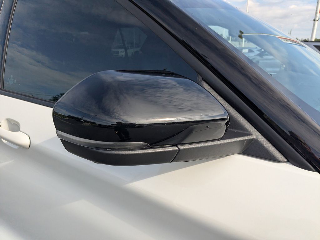 2025 Ford Explorer ST-Line - STAR WHITE MET TRI-COAT exterior view 12