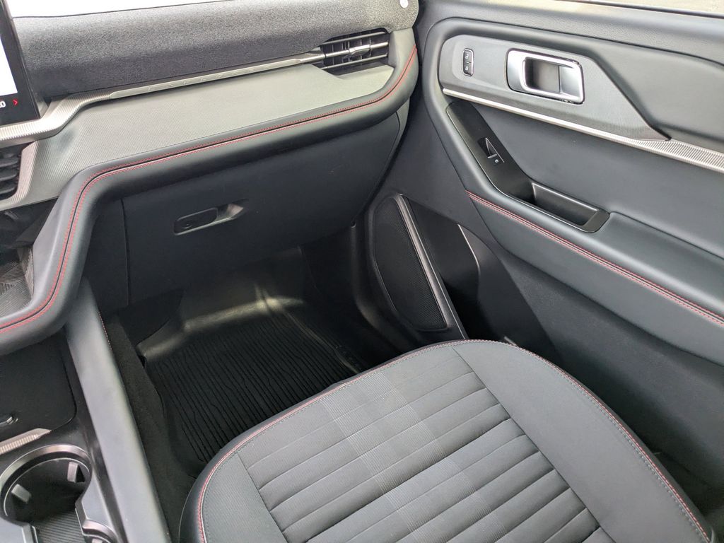 2025 Ford Explorer ST-Line - STAR WHITE MET TRI-COAT exterior view 17