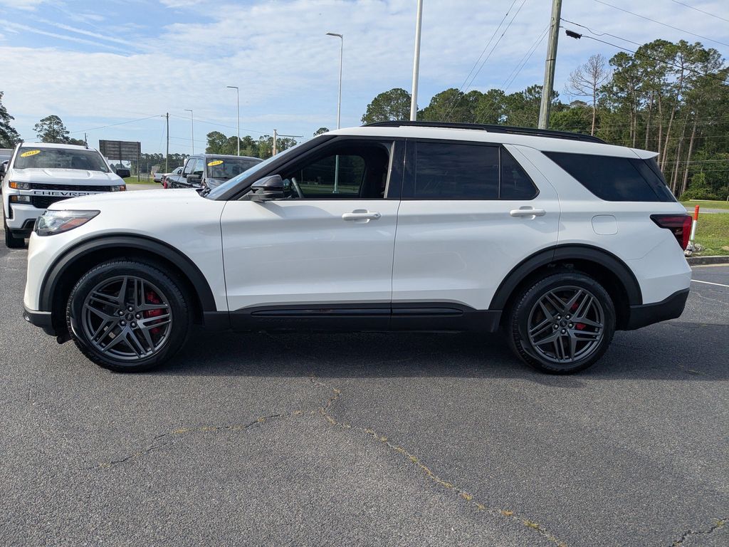 2025 Ford Explorer ST-Line - STAR WHITE MET TRI-COAT exterior view 7