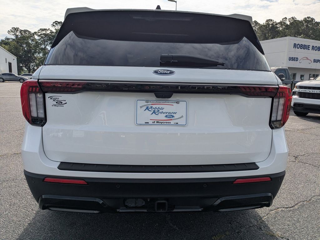 2025 Ford Explorer ST-Line - STAR WHITE MET TRI-COAT exterior view 5