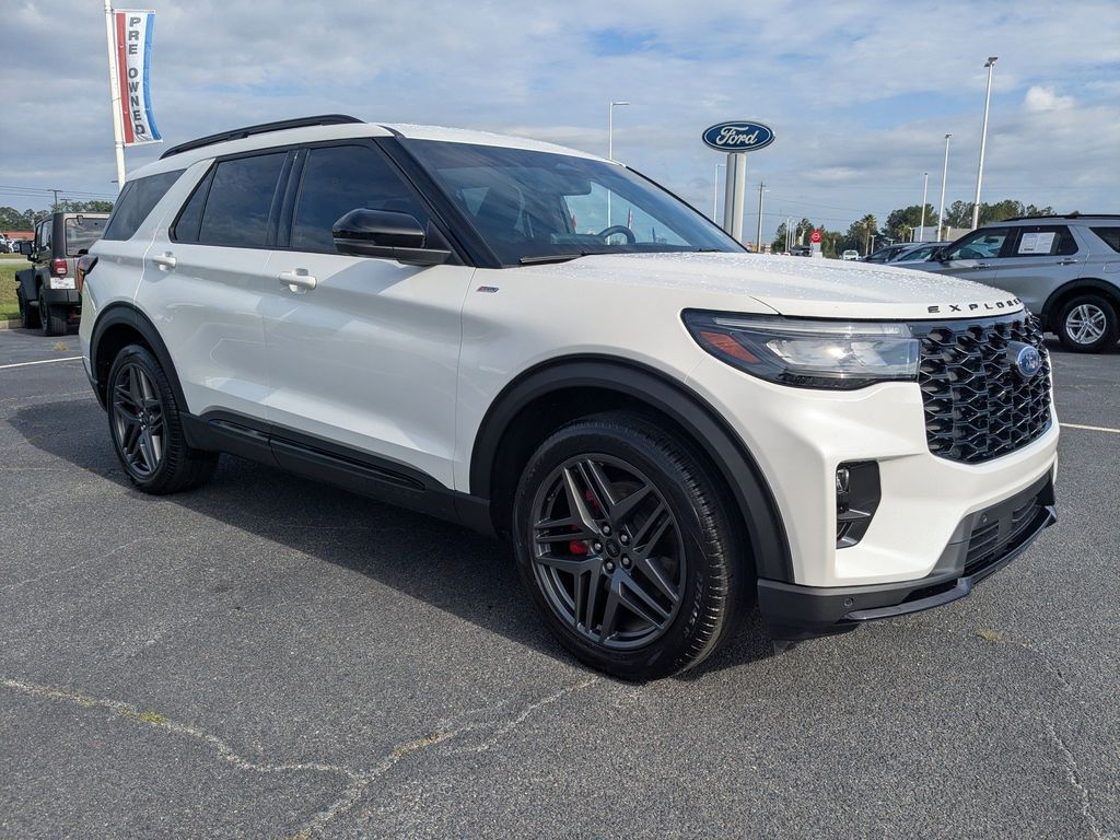 2025 Ford Explorer ST-Line - STAR WHITE MET TRI-COAT exterior view 2