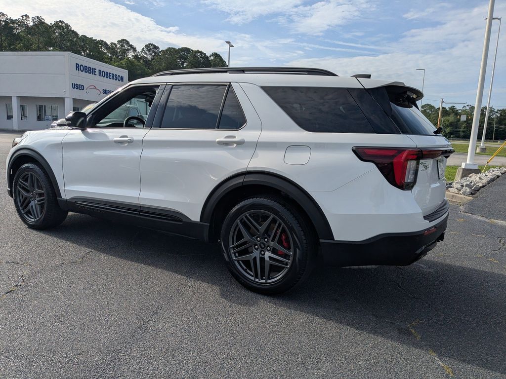 2025 Ford Explorer ST-Line - STAR WHITE MET TRI-COAT exterior view 6