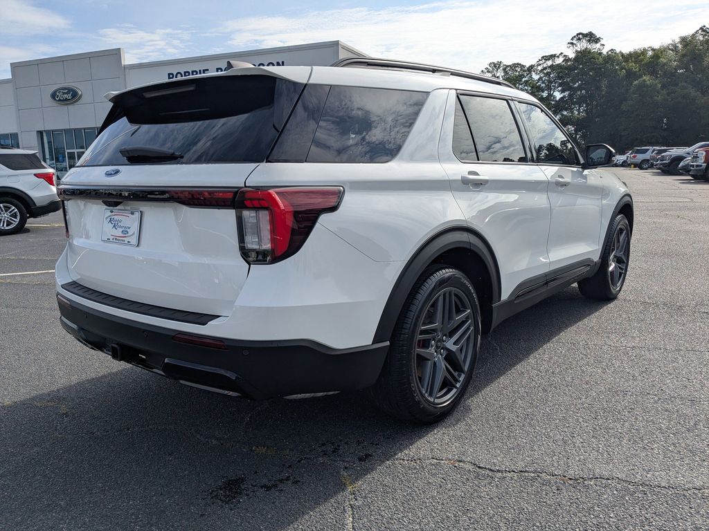 2025 Ford Explorer ST-Line - STAR WHITE MET TRI-COAT exterior view 4