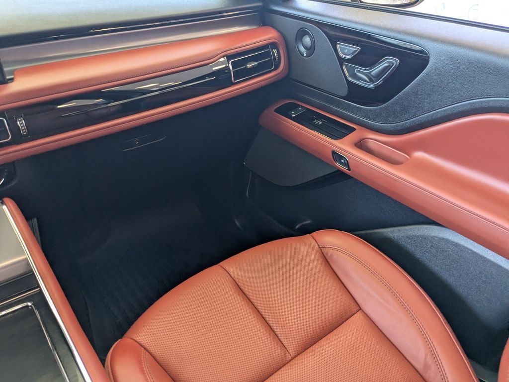 2025 Lincoln Aviator Reserve - Ceramic Pearl Metallic Tri-Coat exterior view 15