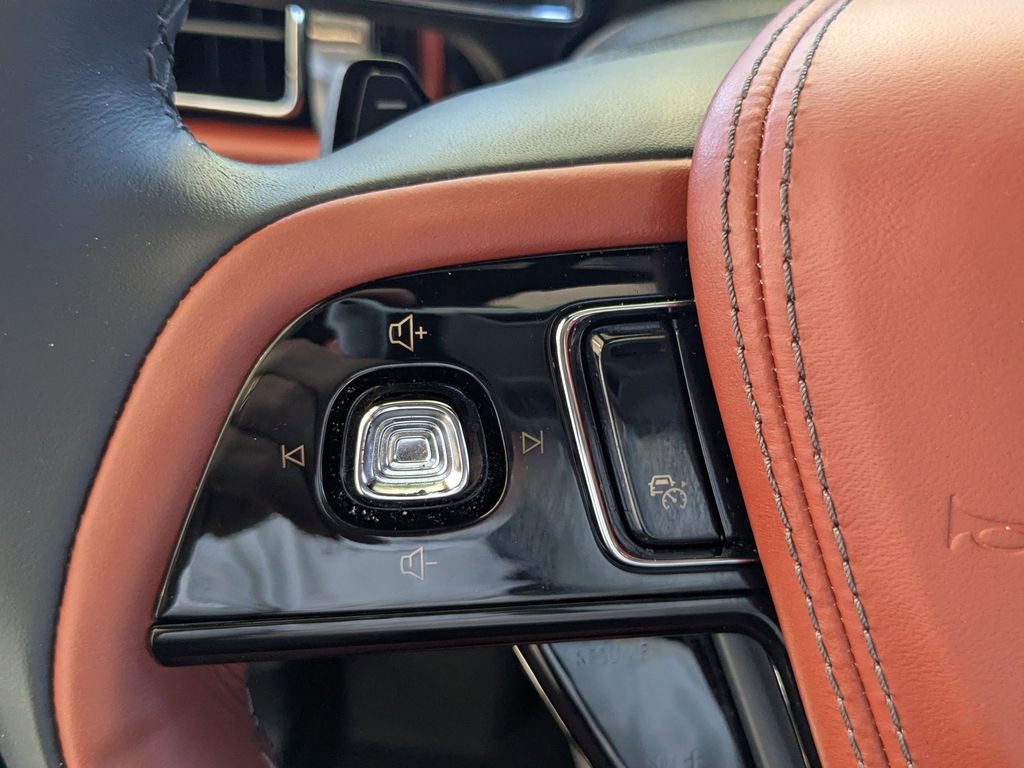 2025 Lincoln Aviator Reserve - Ceramic Pearl Metallic Tri-Coat exterior view 20