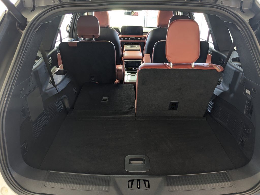2025 Lincoln Aviator Reserve - Ceramic Pearl Metallic Tri-Coat exterior view 11
