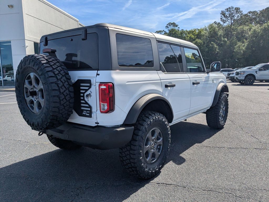 2025 Ford Bronco Big Bend - Oxford White exterior view 4