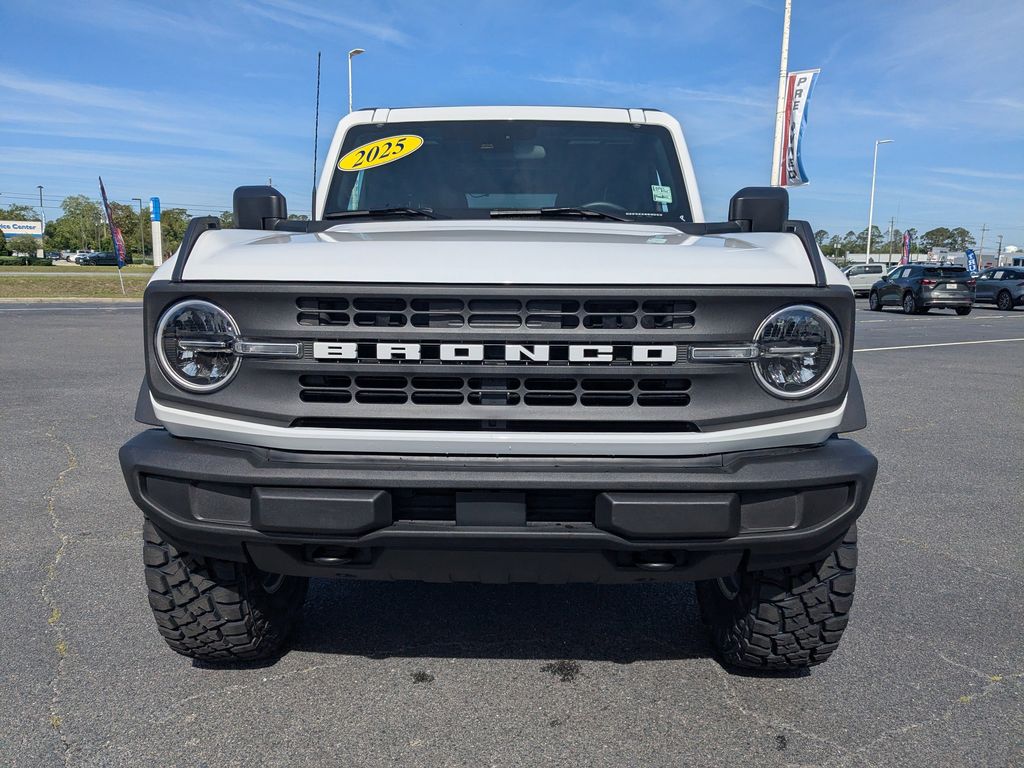 2025 Ford Bronco Big Bend - Oxford White exterior view 18