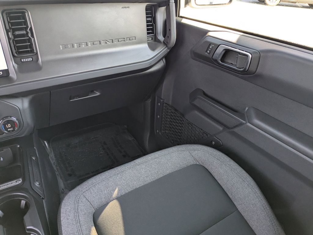 2025 Ford Bronco Big Bend - Oxford White exterior view 14