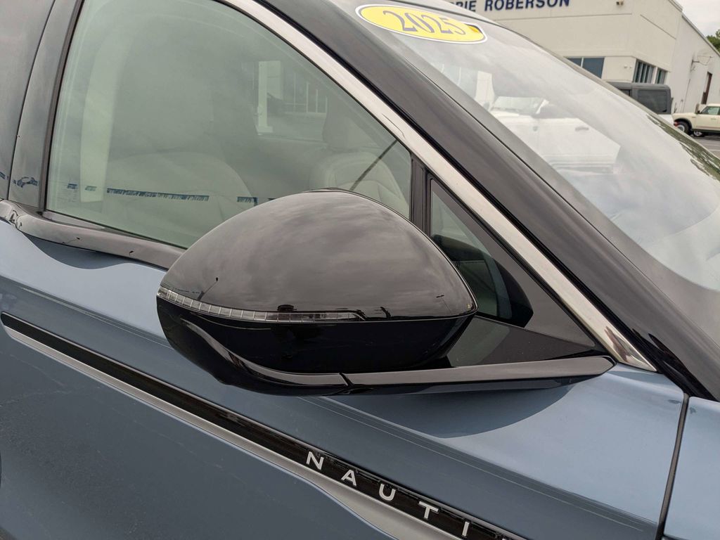 2025 Lincoln Nautilus Premiere - WHISPER BLUE MET CC exterior view 12