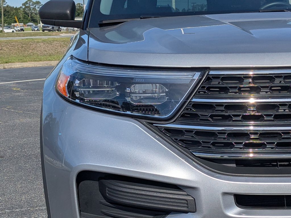 2023 Ford Explorer XLT - ICONIC SILVER METALLIC exterior view 10