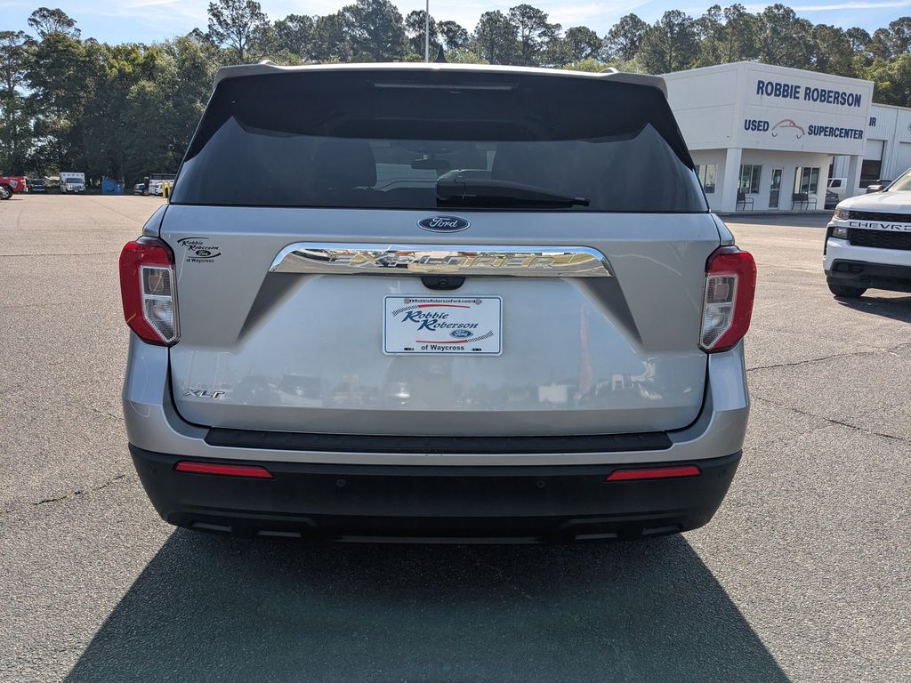 2023 Ford Explorer XLT - ICONIC SILVER METALLIC exterior view 5