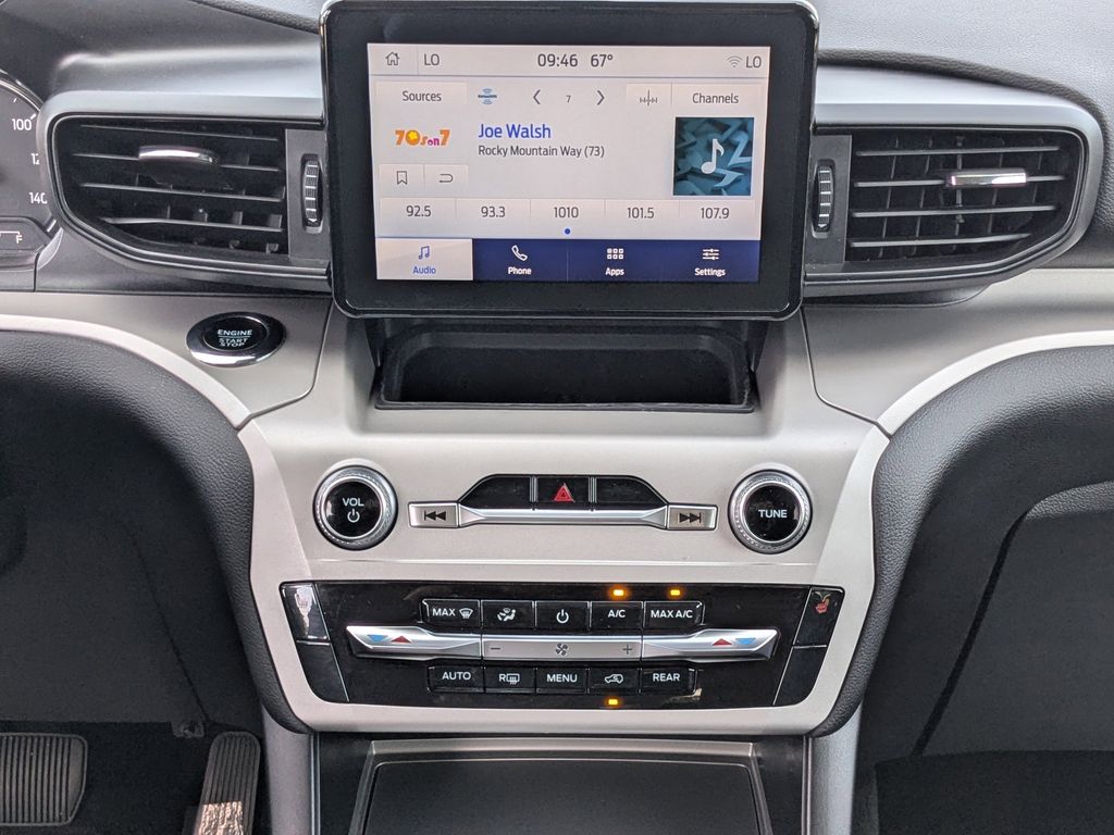2023 Ford Explorer XLT - ICONIC SILVER METALLIC exterior view 18