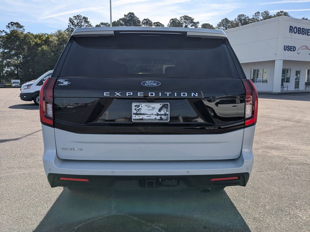 2025 Ford Expedition Active - Space Silver Metallic exterior view 5
