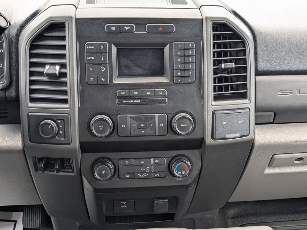 2020 Ford F-450 XL - OXFORD WHITE exterior view 13