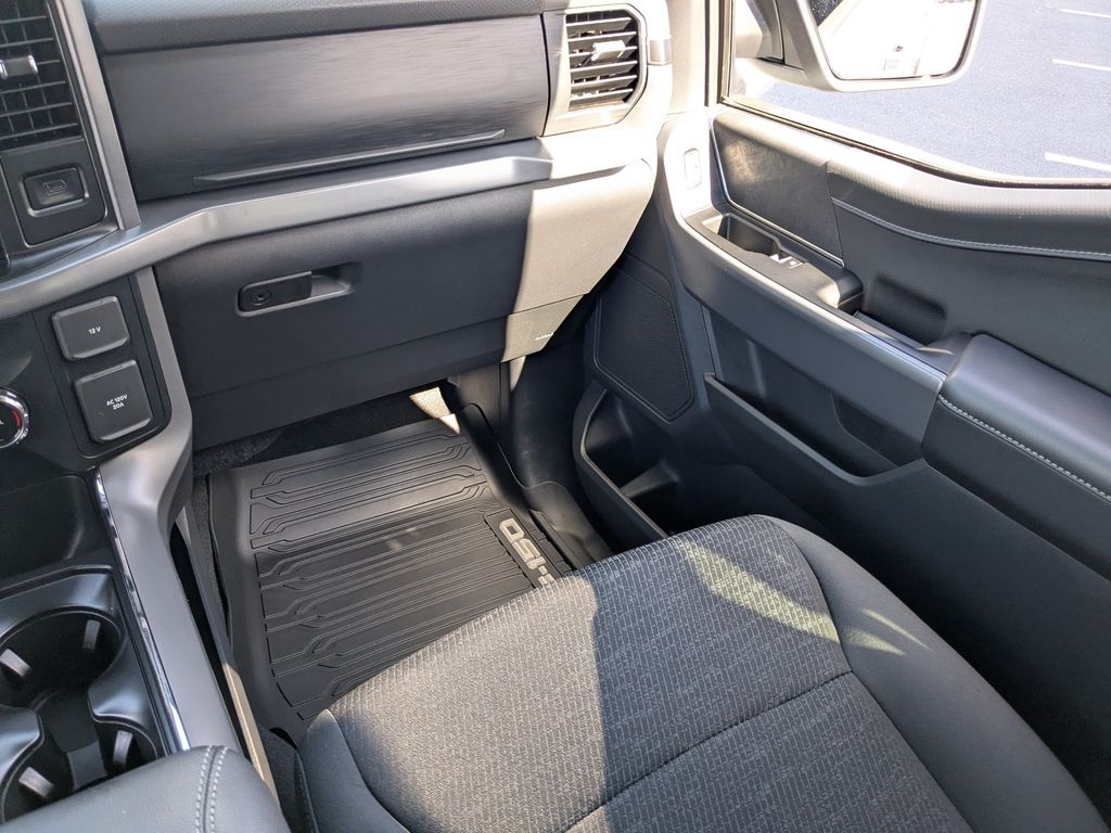 2025 Ford F-150 XLT - SPACE WHITE METALLIC exterior view 16