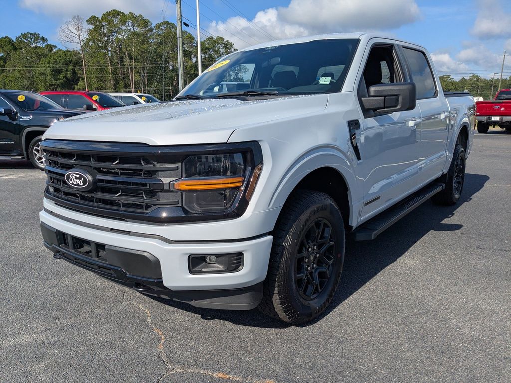 2025 Ford F-150 XLT - SPACE WHITE METALLIC exterior view 8