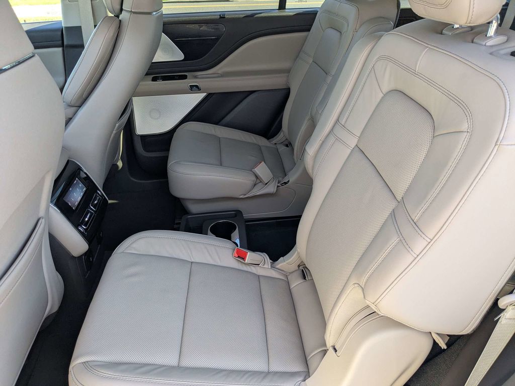 2024 Lincoln Aviator Reserve - PRISTINE WHITE MET 3C exterior view 14