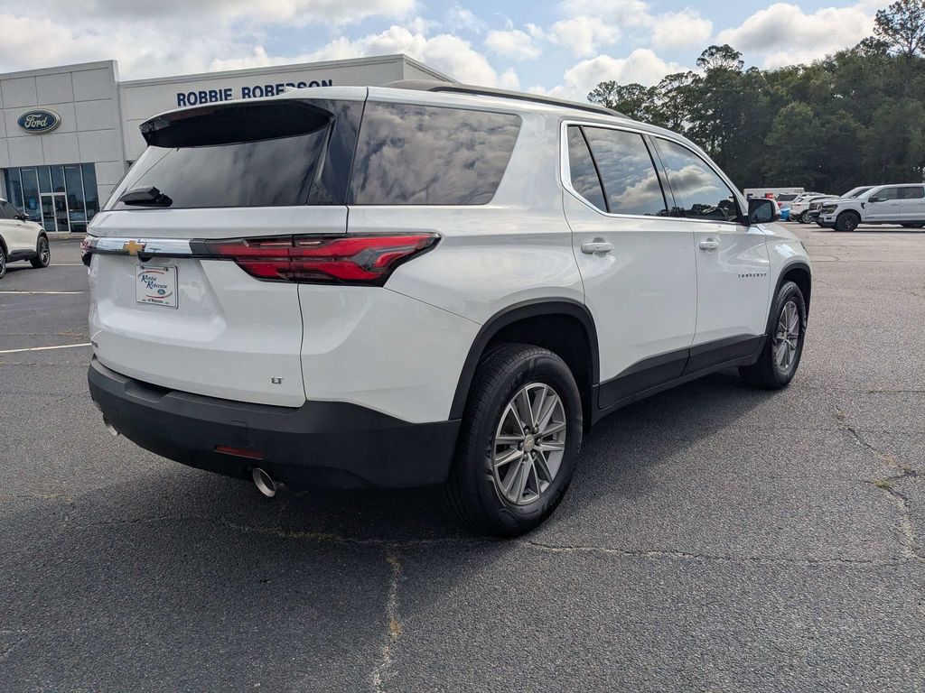 2023 Chevrolet Traverse LT Leather - Summit White exterior view 4