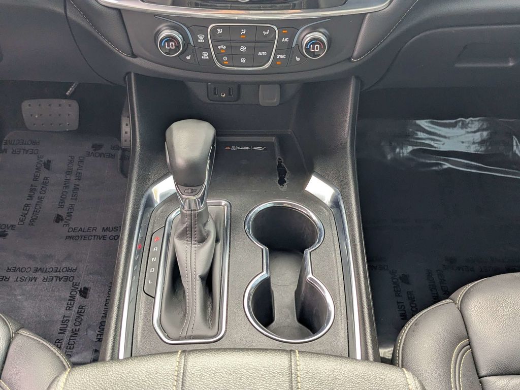 2023 Chevrolet Traverse LT Leather - Summit White exterior view 19