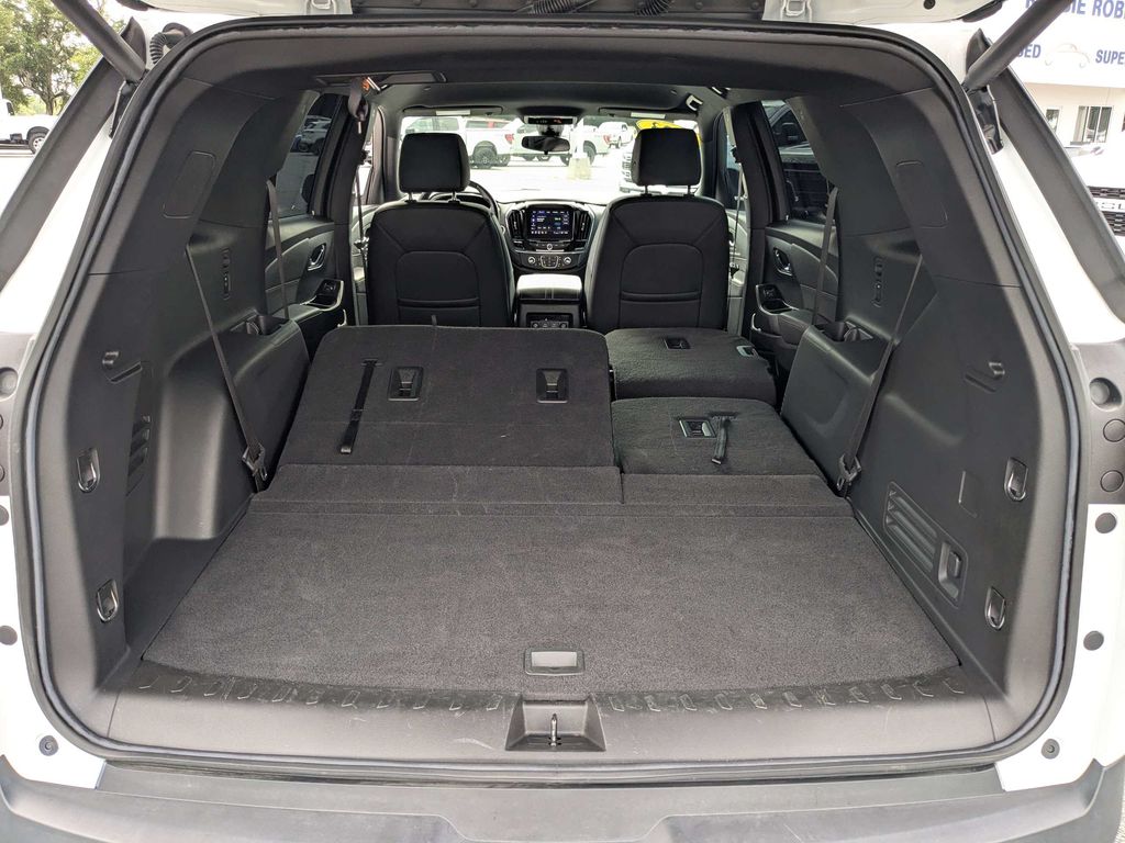 2023 Chevrolet Traverse LT Leather - Summit White exterior view 13