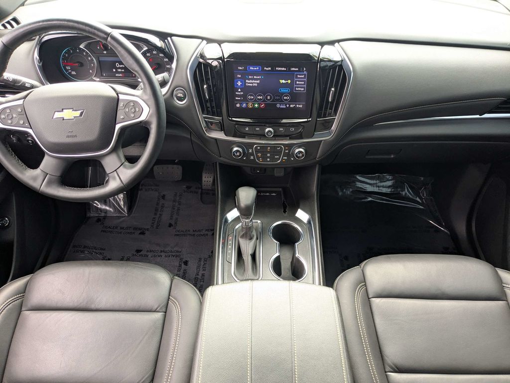 2023 Chevrolet Traverse LT Leather - Summit White exterior view 15