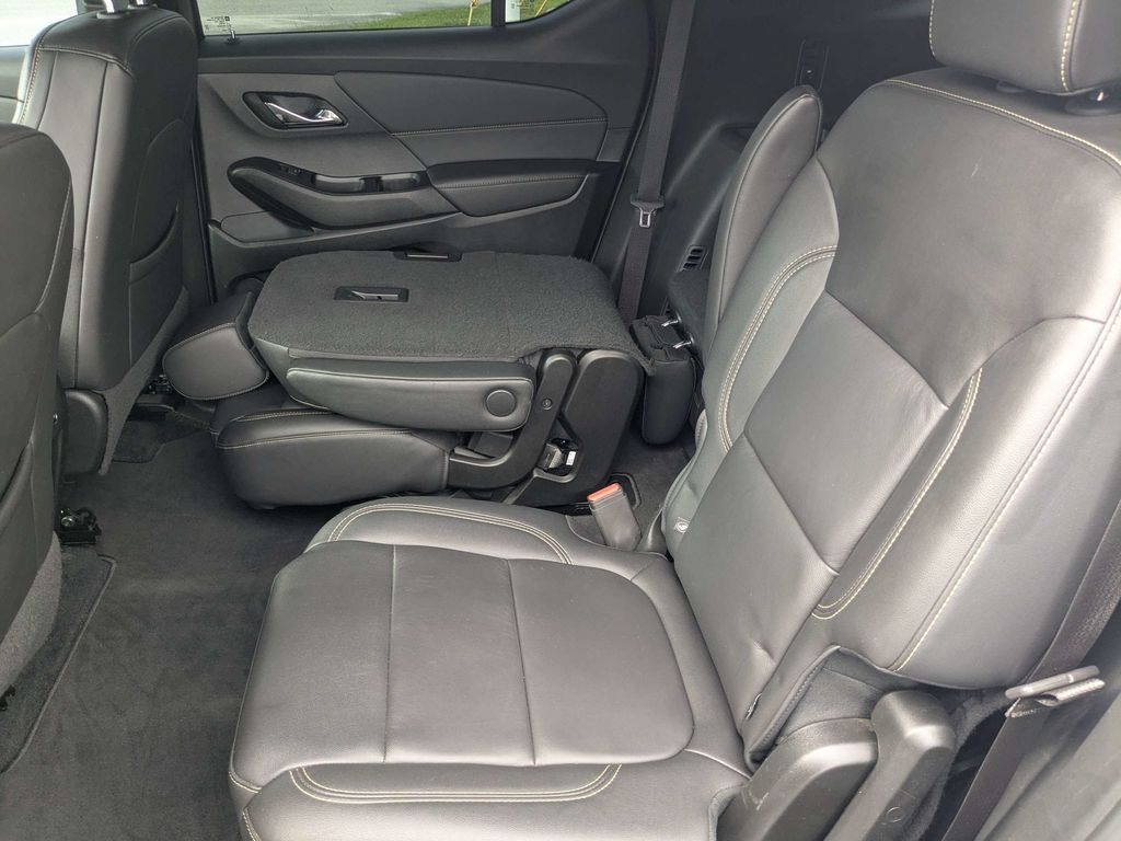 2023 Chevrolet Traverse LT Leather - Summit White exterior view 14