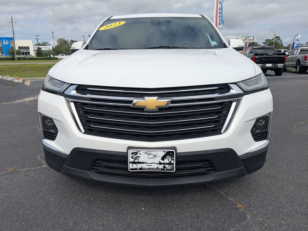 2023 Chevrolet Traverse LT Leather - Summit White exterior view 10