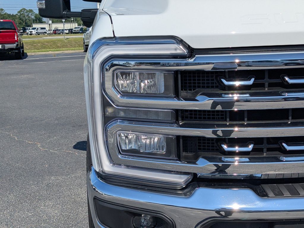 2026 Ford F-250 Super Duty - Oxford White exterior view 12