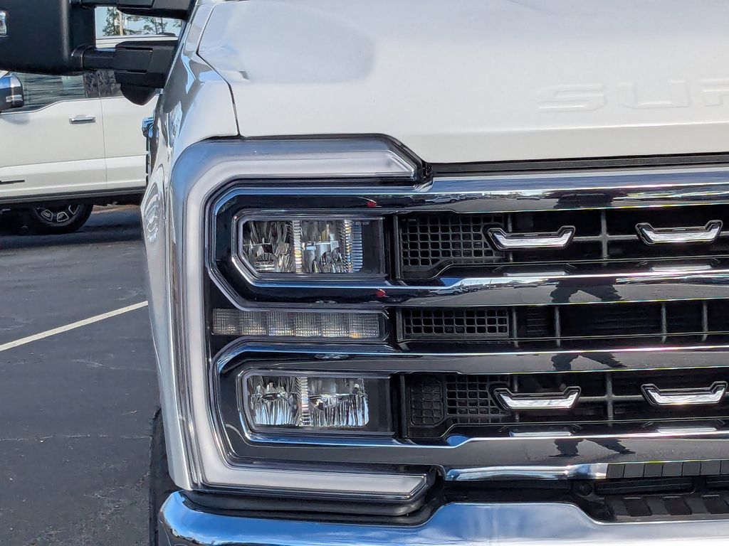 2026 Ford F-350 Super Duty - Star White Metallic Tri-Coat exterior view 10