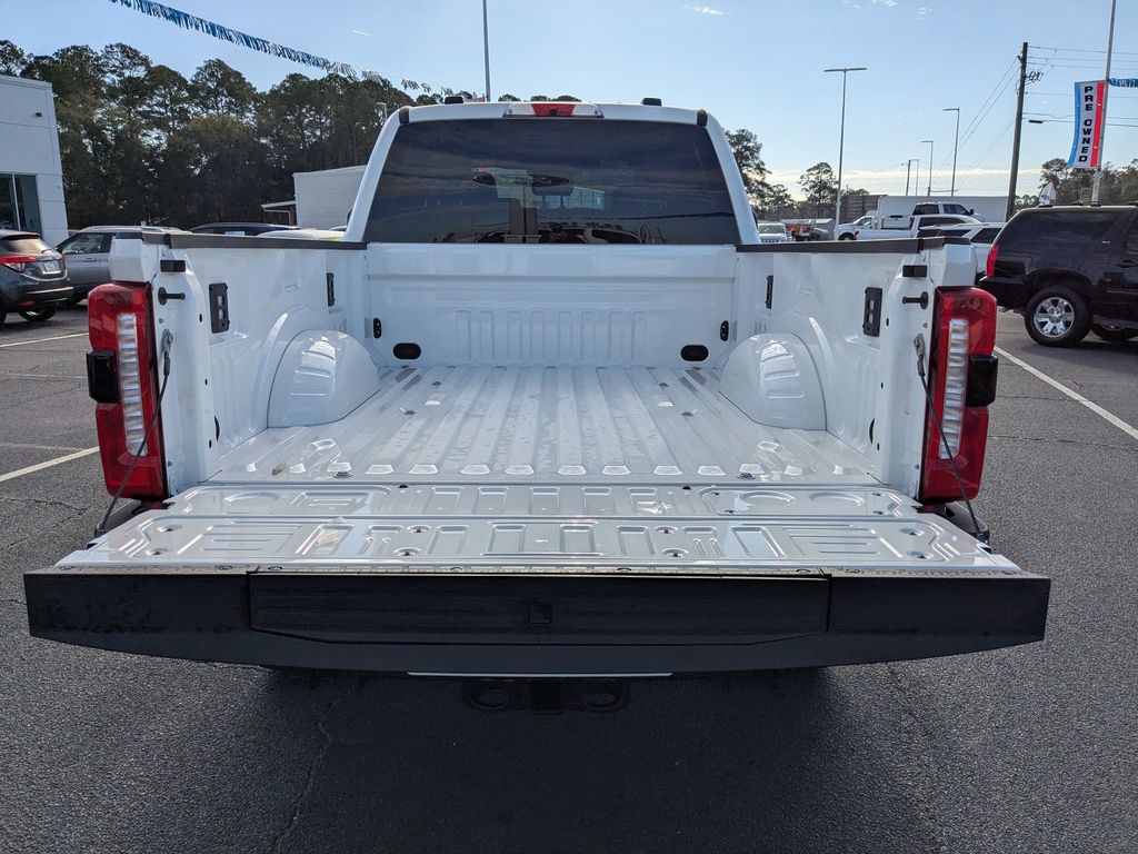 2026 Ford F-350 Super Duty - Star White Metallic Tri-Coat exterior view 13