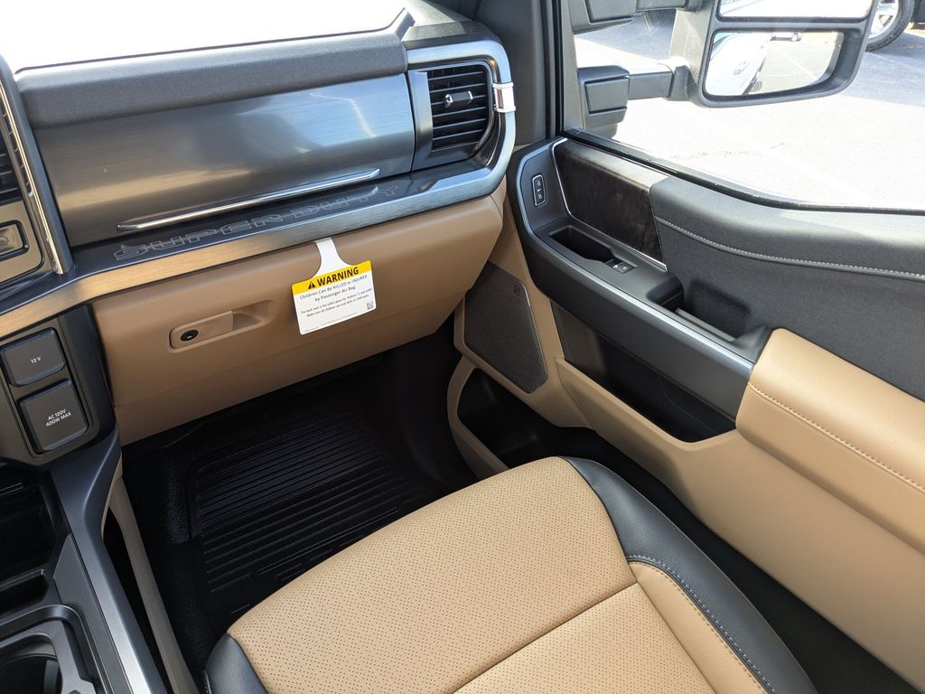 2026 Ford F-350 Super Duty - Star White Metallic Tri-Coat exterior view 17