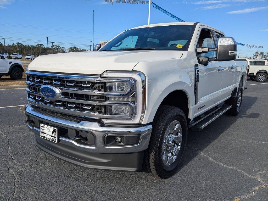 2026 Ford F-350 Super Duty - Star White Metallic Tri-Coat exterior view 8