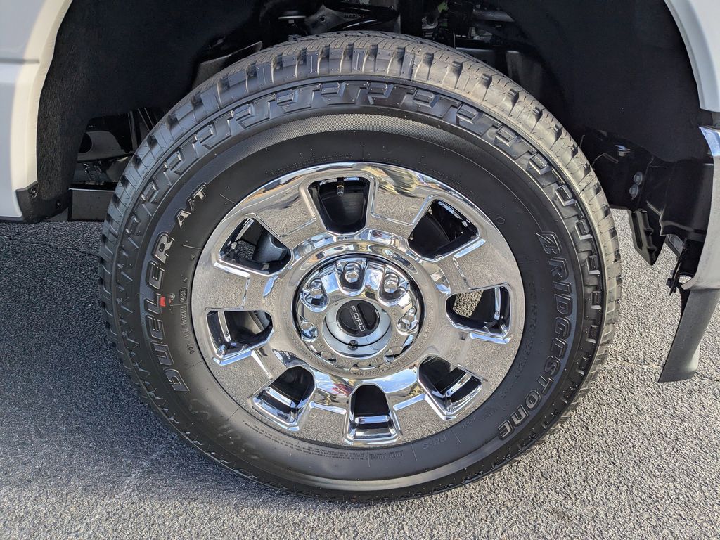 2026 Ford F-350 Super Duty - Star White Metallic Tri-Coat exterior view 11
