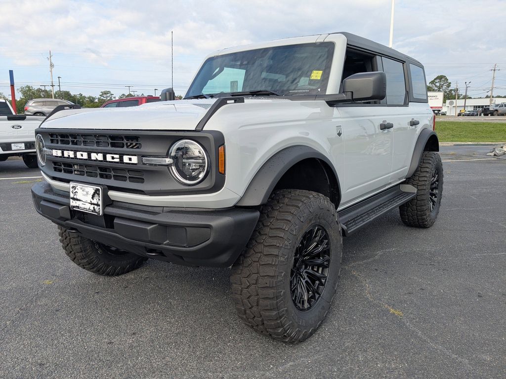2026 Ford Bronco Big Bend - Avalanche Gray exterior view 8