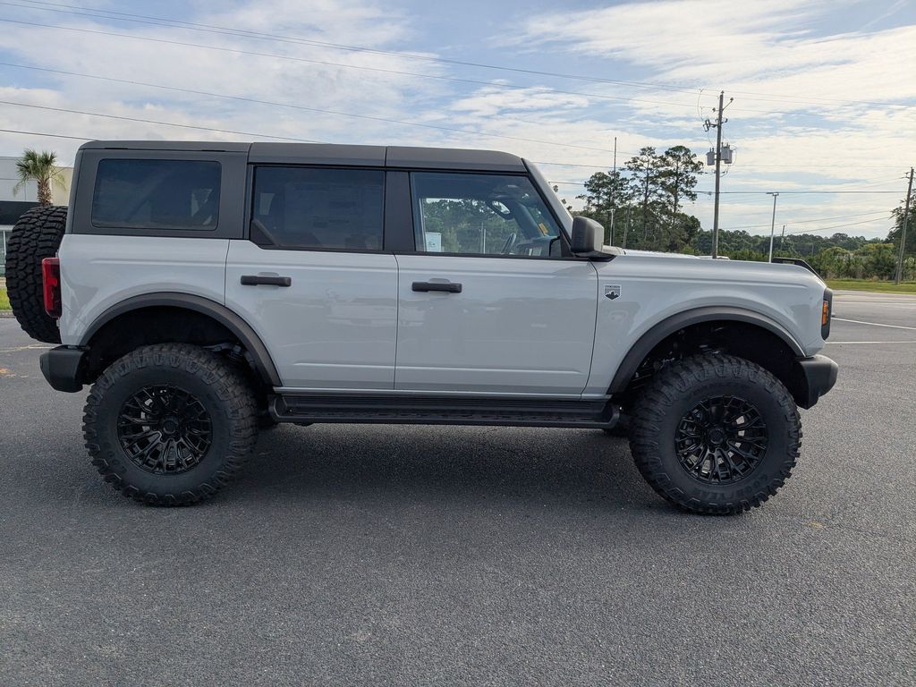 2026 Ford Bronco Big Bend - Avalanche Gray exterior view 3