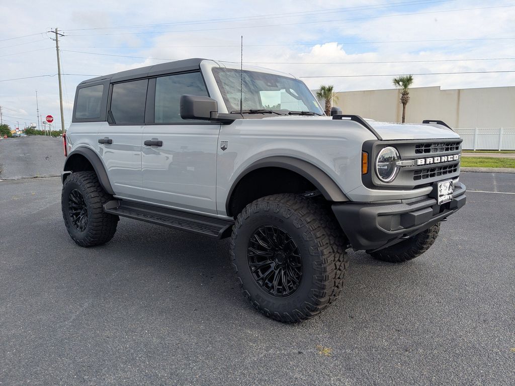 2026 Ford Bronco Big Bend - Avalanche Gray exterior view 2