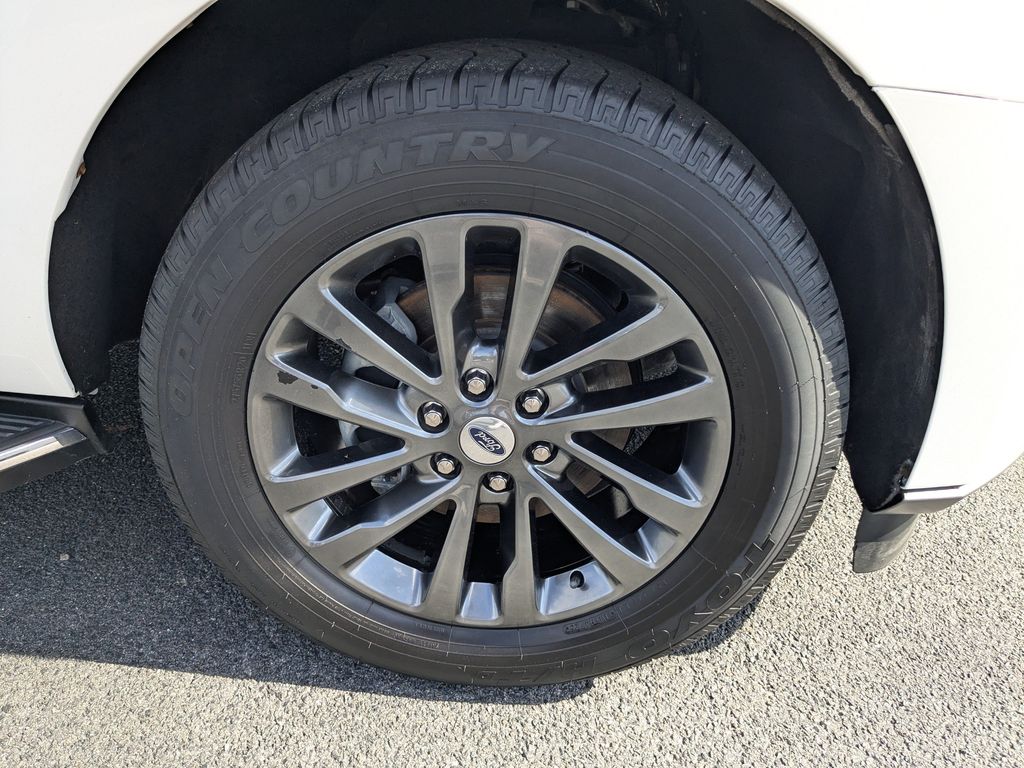 2021 Ford Expedition XLT - Star White Metallic Tri-Coat exterior view 11