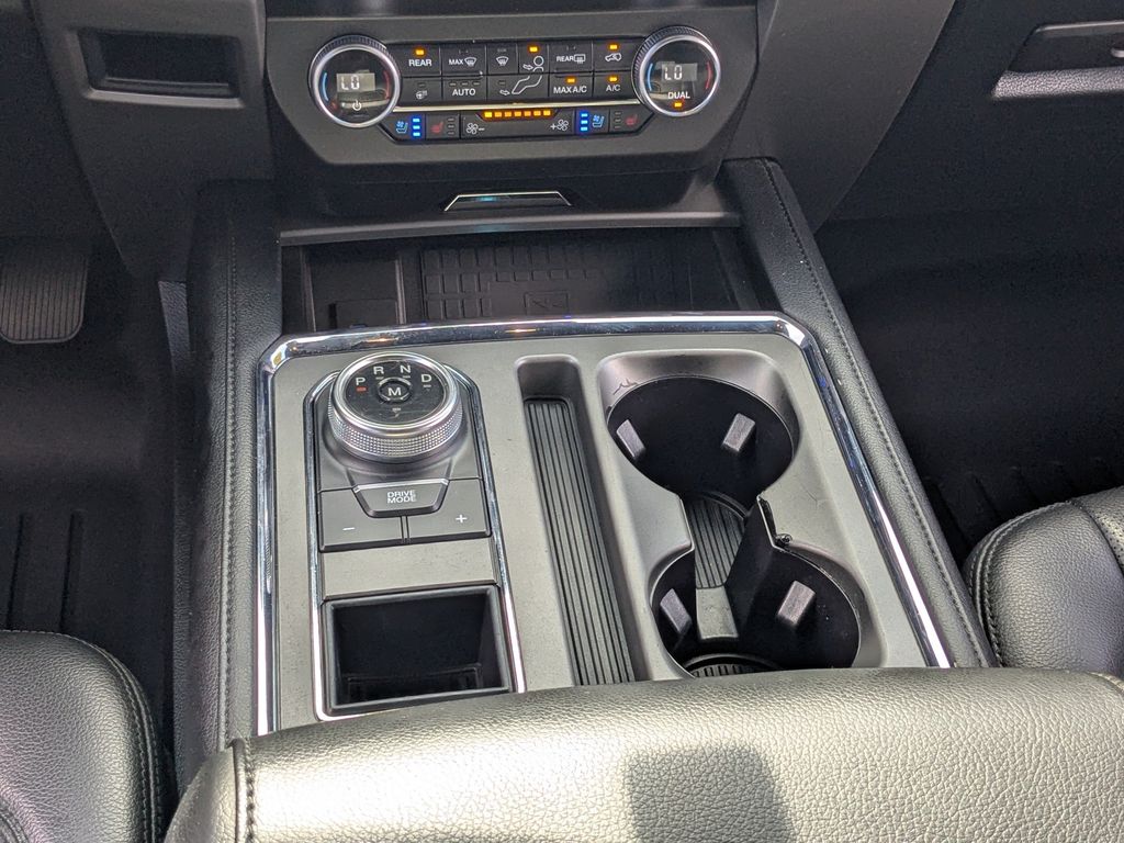 2021 Ford Expedition XLT - Star White Metallic Tri-Coat exterior view 19
