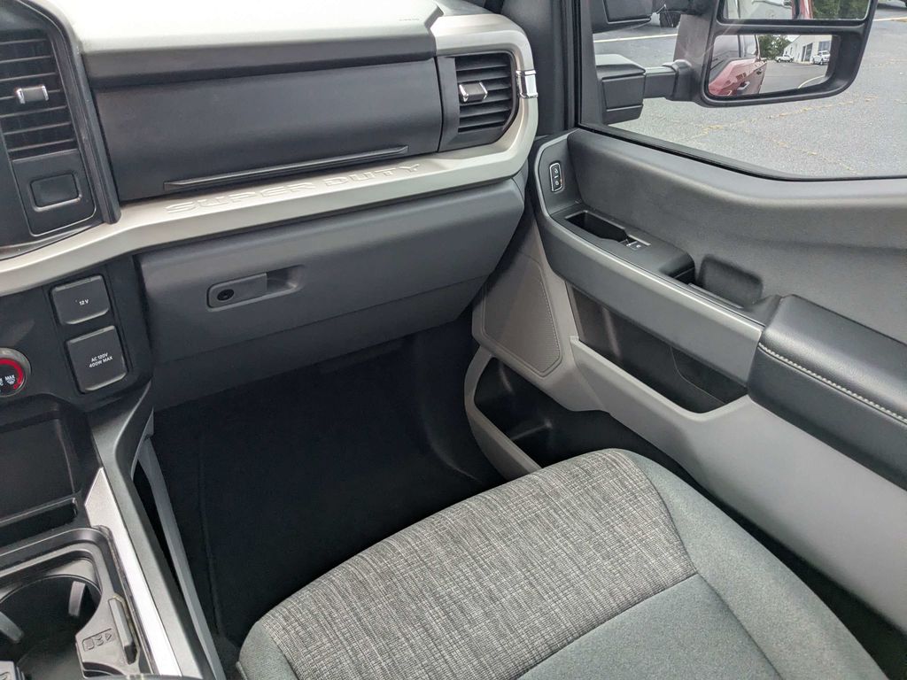 2023 Ford F-250 Super Duty - Rapid Red Metallic Tinted Clearcoat exterior view 17
