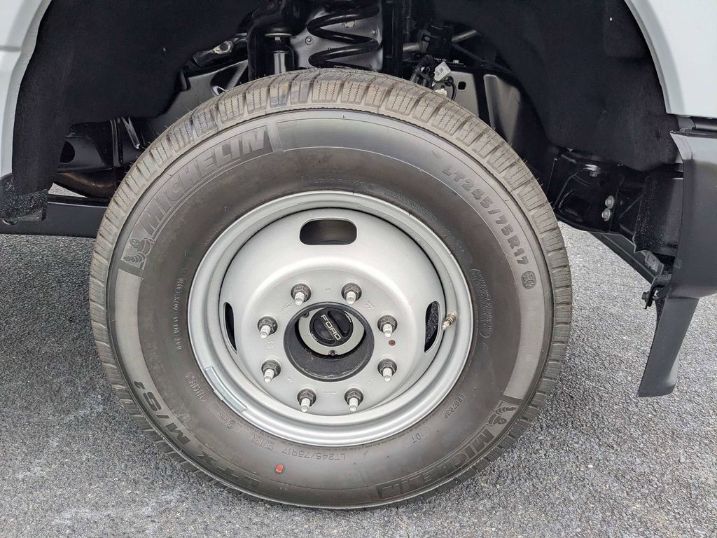 2026 Ford F-350 Super Duty Chassis - Oxford White exterior view 11