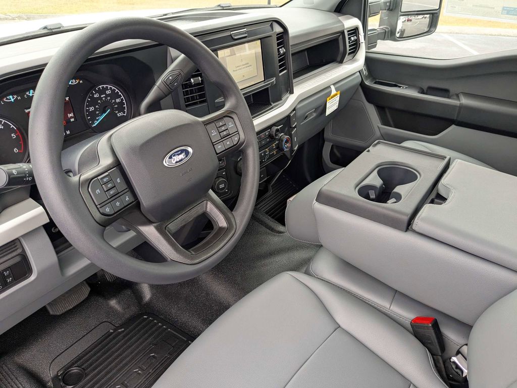 2026 Ford F-350 Super Duty Chassis - Oxford White exterior view 13