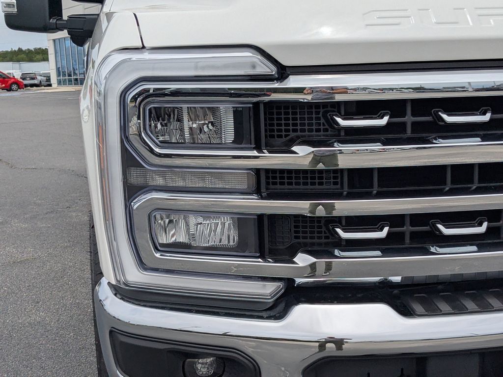 2026 Ford F-250 Super Duty - Star White Metallic Tri-Coat exterior view 10