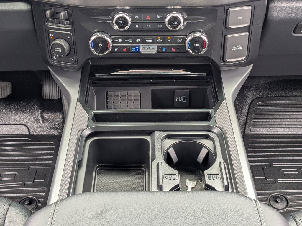 2026 Ford F-250 Super Duty - Star White Metallic Tri-Coat exterior view 19
